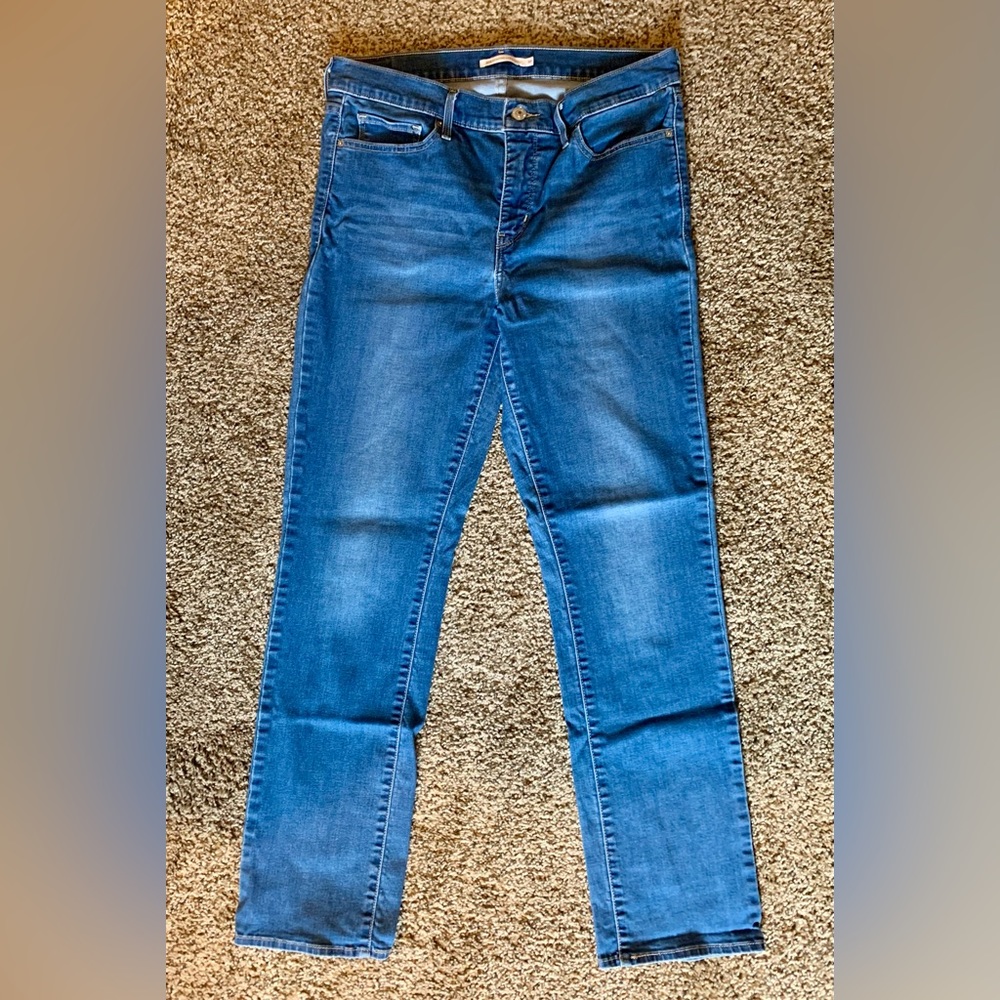 Levi’s 314 Shaping Straight Women’s Jeans